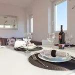 Apartment Frane